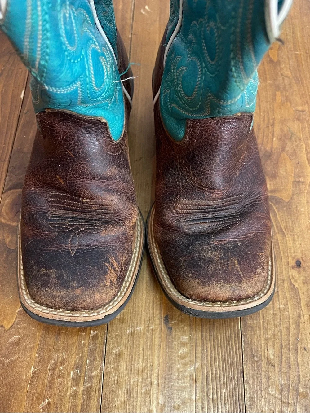 Ariat kids size 13 turquoise and brown leather cowboy boots